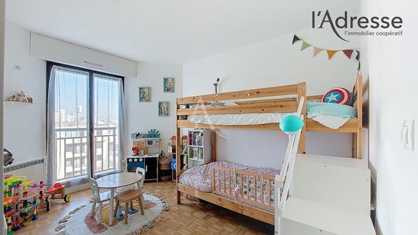 PUTEAUX / QUARTIER PRESSENSE - RIVES DE SEINE Appartement 3 pièces 73m² DERNIER ETAGE avec cave et parking