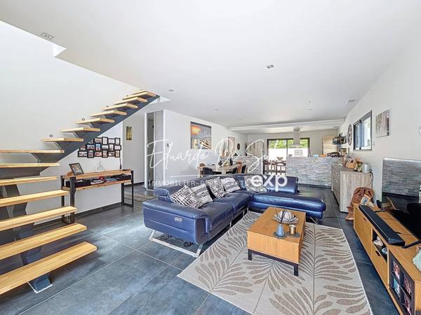 Exceptionnelle maison contemporaine R+1 de 142m², 3 chambres, avec garage