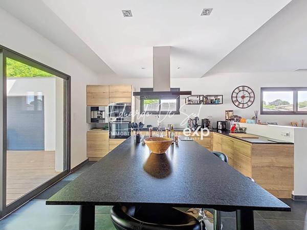 Exceptionnelle maison contemporaine R+1 de 142m², 3 chambres, avec garage