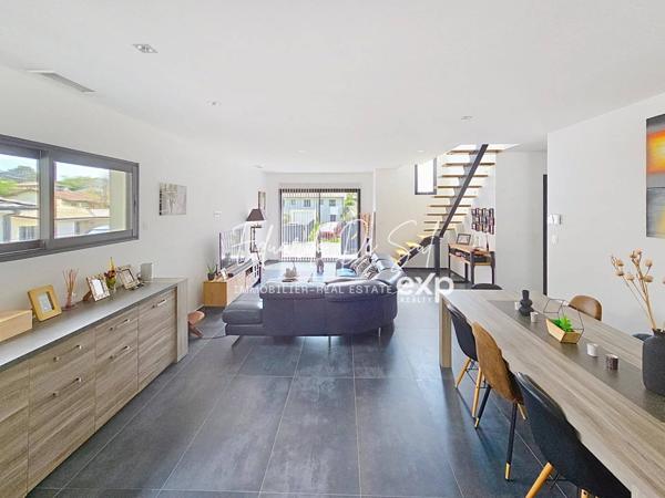 Exceptionnelle maison contemporaine R+1 de 142m², 3 chambres, avec garage