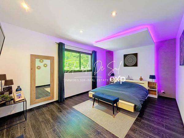 Exceptionnelle maison contemporaine R+1 de 142m², 3 chambres, avec garage