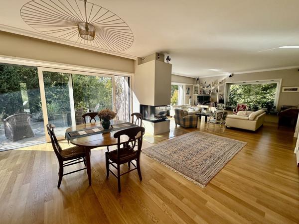 MAISON D'EXCEPTION-6P- 26 ARES-REBBERG-CALME PISCINE-10 mn GARE A PIED