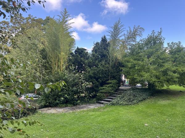 MAISON D'EXCEPTION-6P- 26 ARES-REBBERG-CALME PISCINE-10 mn GARE A PIED