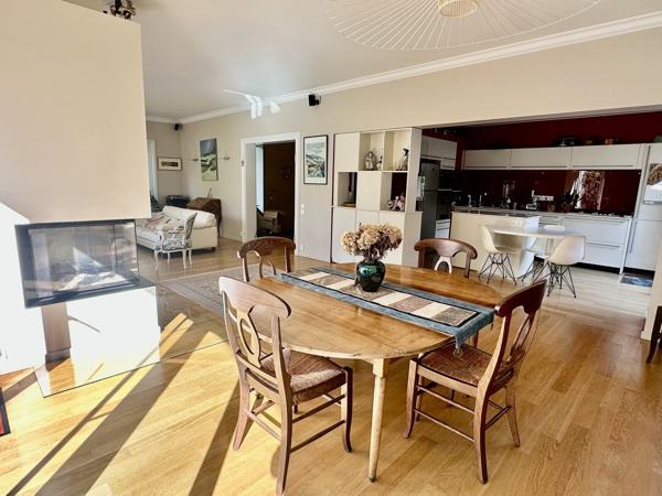 MAISON D'EXCEPTION-6P- 26 ARES-REBBERG-CALME PISCINE-10 mn GARE A PIED