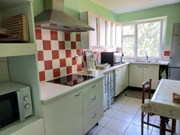 Appartement dans un écrin de verdure.