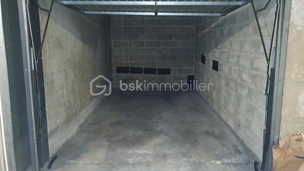 Parking de 12,25 m²