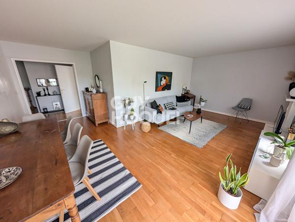 GRAND 3 PIECES 82 m2 TRES BON ETAT BAILLY