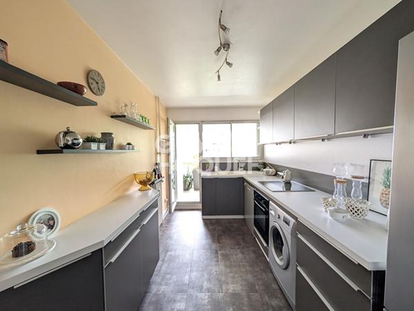 GRAND 3 PIECES 82 m2 TRES BON ETAT BAILLY