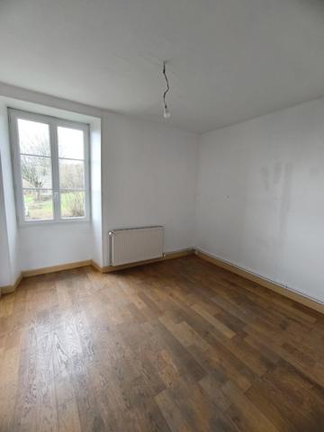 Charmante maison à Genouillac (Terre de Haute-Charente)**