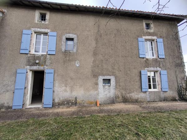 Charmante maison à Genouillac (Terre de Haute-Charente)**