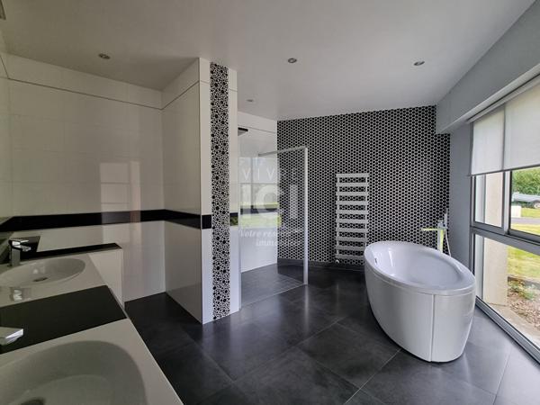 Maison 280m² - LA JOALLIERE - terrain plus de 7000m²