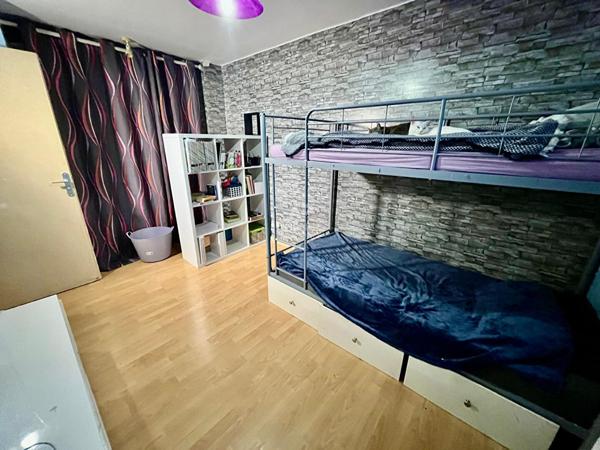 Maison Vaureal 6 pièce(s) 93 m2 €315 000 ** - Référence 5084