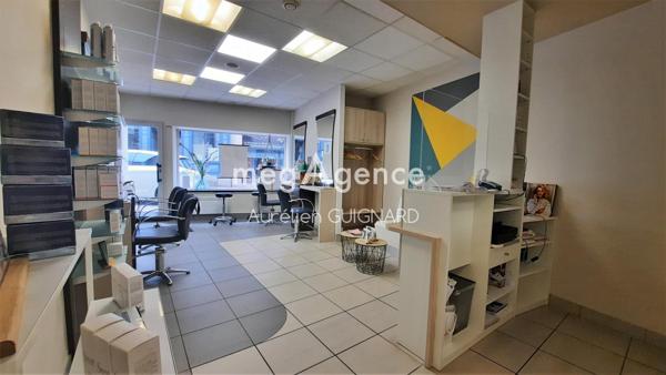 Immeuble à BRESSUIRE, 79300 - 132m²