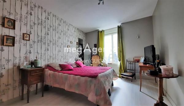 Immeuble à BRESSUIRE, 79300 - 132m²