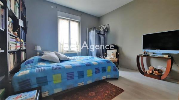 Immeuble à BRESSUIRE, 79300 - 132m²