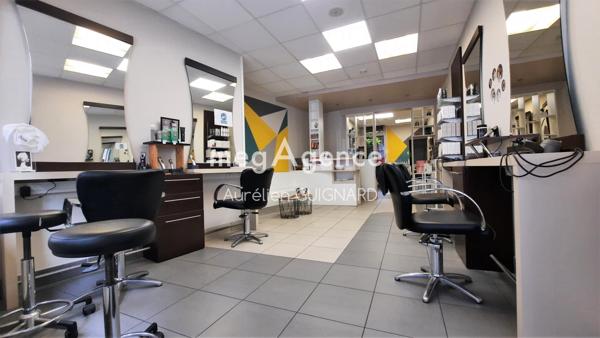 Immeuble à BRESSUIRE, 79300 - 132m²