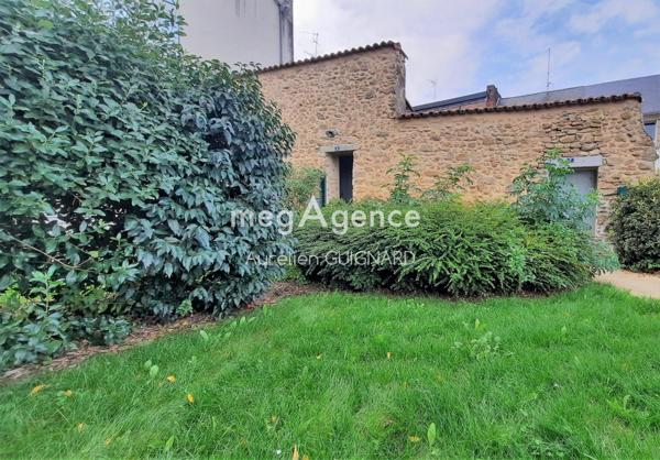 Immeuble à BRESSUIRE, 79300 - 132m²