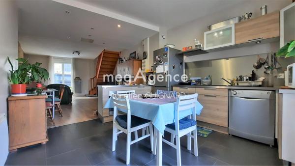 Immeuble à BRESSUIRE, 79300 - 132m²