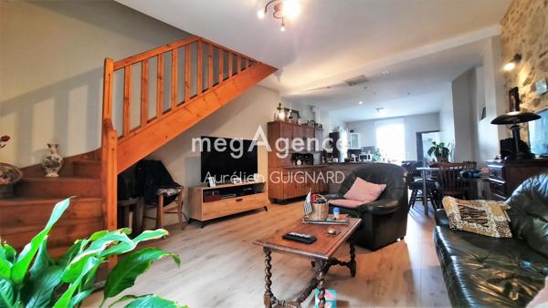 Immeuble à BRESSUIRE, 79300 - 132m²