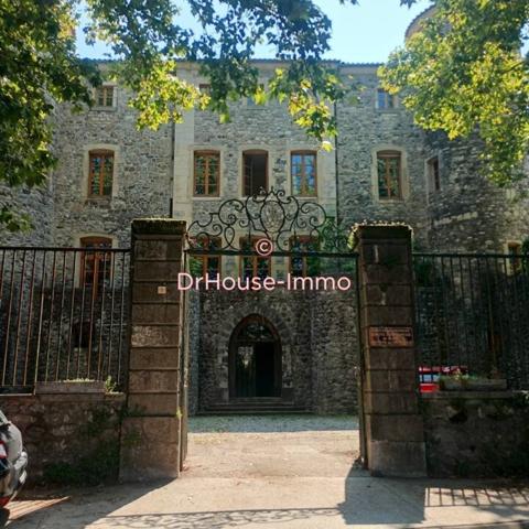 Château à vendre 45 pièces de 883 m²