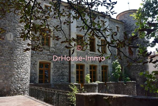Château à vendre 45 pièces de 883 m²