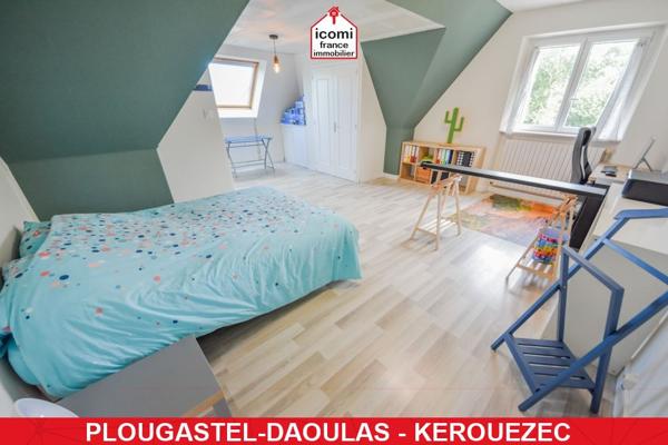 A VENDRE - MAISON INDIVIDUELLE T7 229M² DE 1971 - BELLES PRESTATIONS - 5 CHAMBRES - SOUS-SOL COMPLET - AUCUNS TRAVAUX - TERRAIN DE 1235M²