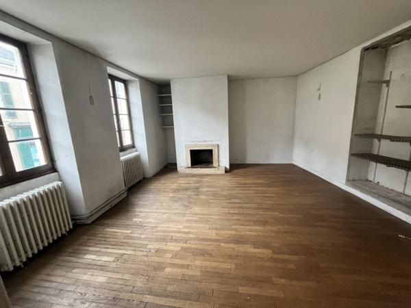 Immeuble à vendre 47 500 € Châteaumeillant 150 m² DPE