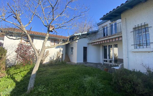 Maison à vendre    9 pièces • 200 m2 Pouillon