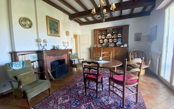 Maison à vendre    9 pièces • 200 m2 Pouillon