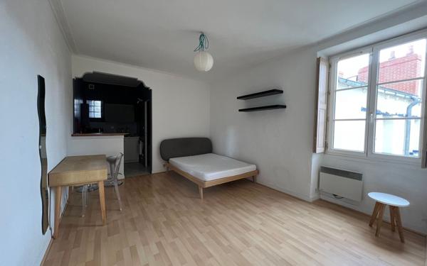 Appartement à vendre    1 pièce • 24,70 m2 Nantes