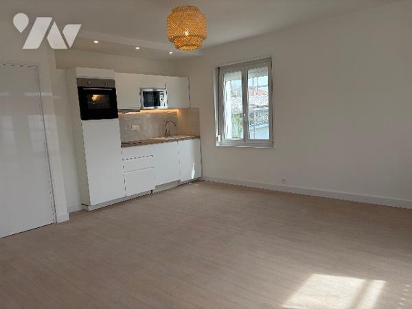 T2-cabine rénové de 49m² au RDC avec cellier, jardin, parking dans petite copropriété à STELLA-PLAGE