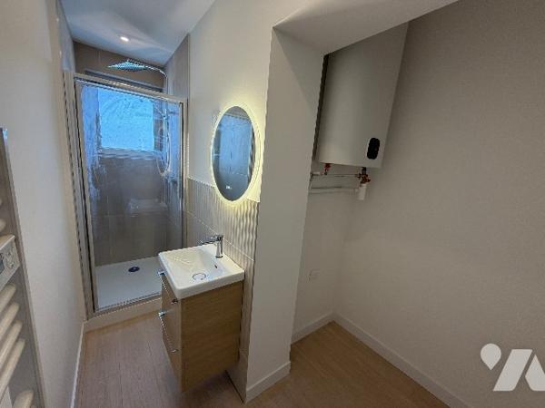T2-cabine rénové de 49m² au RDC avec cellier, jardin, parking dans petite copropriété à STELLA-PLAGE