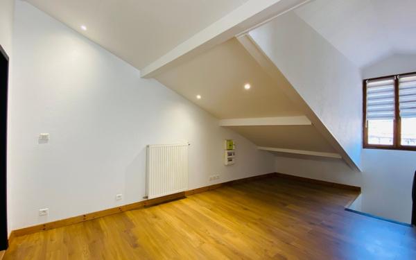 Appartement à vendre    7 pièces • 150 m2 Voiron