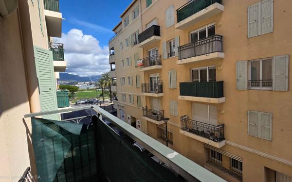 Appartement à vendre    2 pièces • 32 m2 La Seyne-sur-Mer