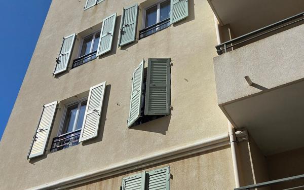 Appartement à vendre    2 pièces • 32 m2 La Seyne-sur-Mer