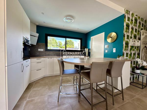 Maison 6 pièces – 136 m² environ à Meucon (ref : 100866-AV)