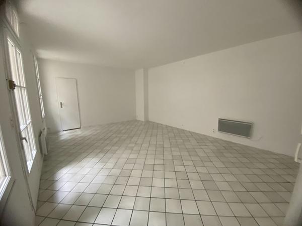 A VENDRE LA ROCHELLE CENTRE VILLE APPARTEMENT T2 D'ENVIRON 53M2 ,  La rochelle