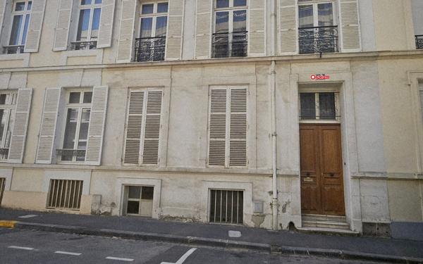 Immeuble à vendre    8 pièces • 280,60 m2 Reims