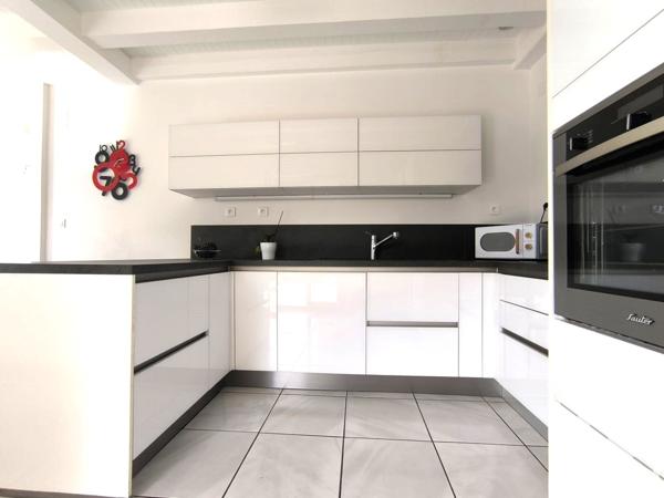 Maison à vendre 7 pièces 220 m² Ceyssac