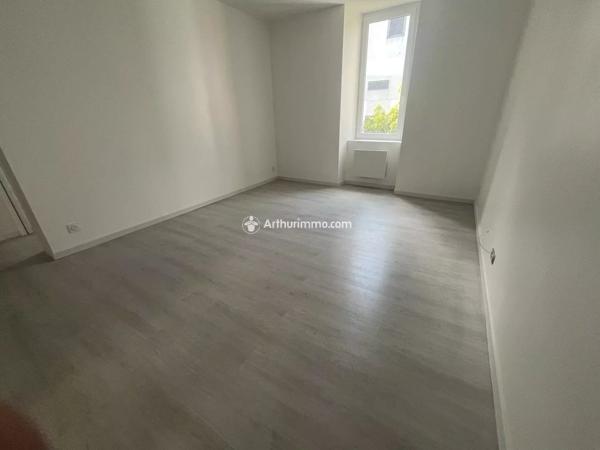 Location                                                      Appartement
                        
                     3 pièces                      55 m2                     à Millau