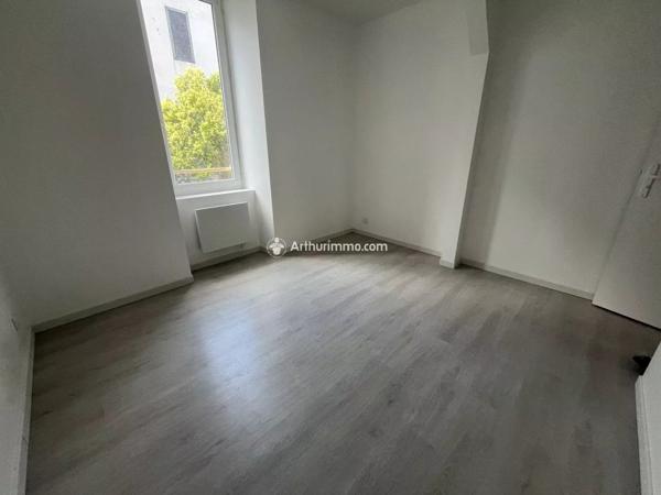 Location                                                      Appartement
                        
                     3 pièces                      55 m2                     à Millau