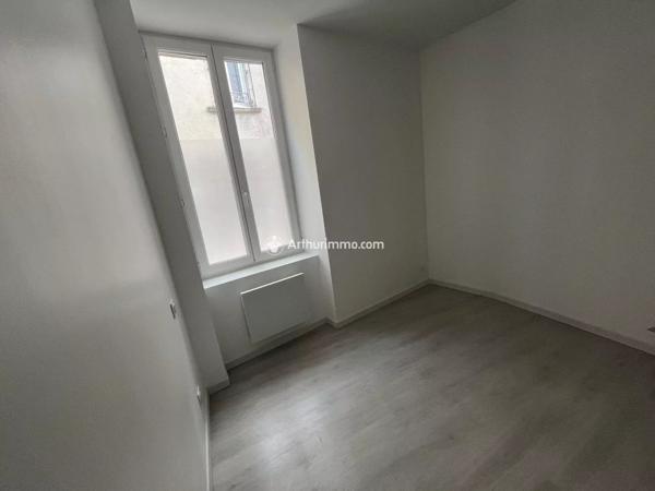 Location                                                      Appartement
                        
                     3 pièces                      55 m2                     à Millau