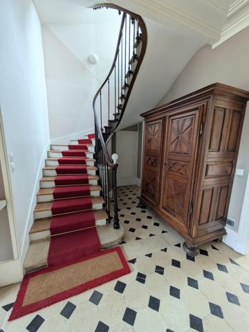 Sublime demeure bourgeoise d'une superficie de 240m² idéalement située au coeur du centre ville de Luzarches