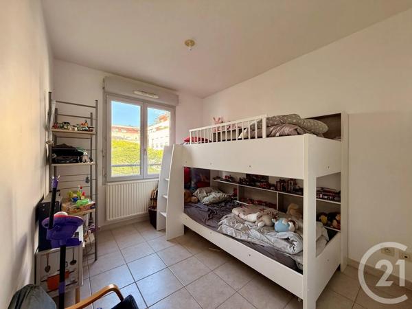 Appartement T4 à vendre  4 pièces - 81,58 m 2   VALENCE  - 26