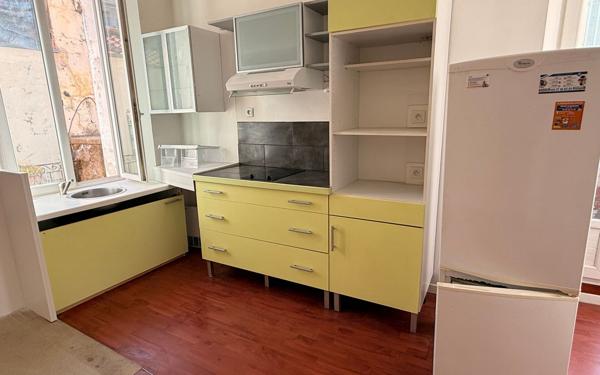 Appartement à vendre    2 pièces •  Hyères