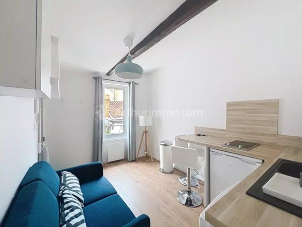Location                                                      Appartement
                        
                     2 pièces                      17 m2                     à Chamalières