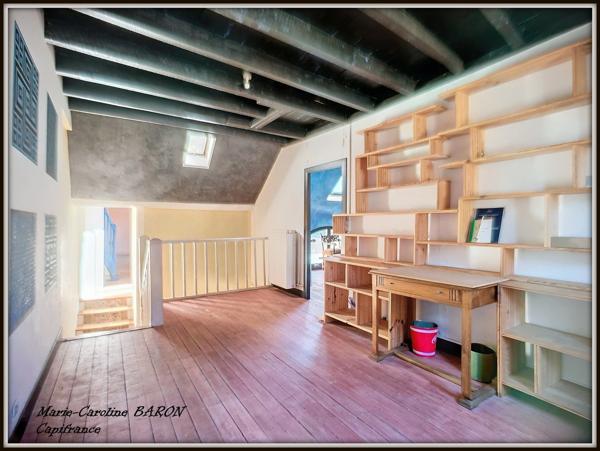 BUZANCAIS (36)maison atypique 3 chambres grandes surfaces