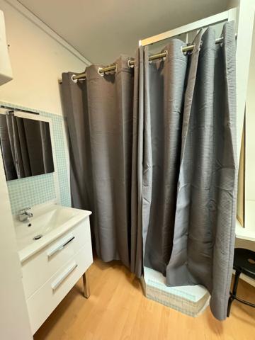 Studio meublé 9 m² - rue Jean Richepin 75016 PARIS