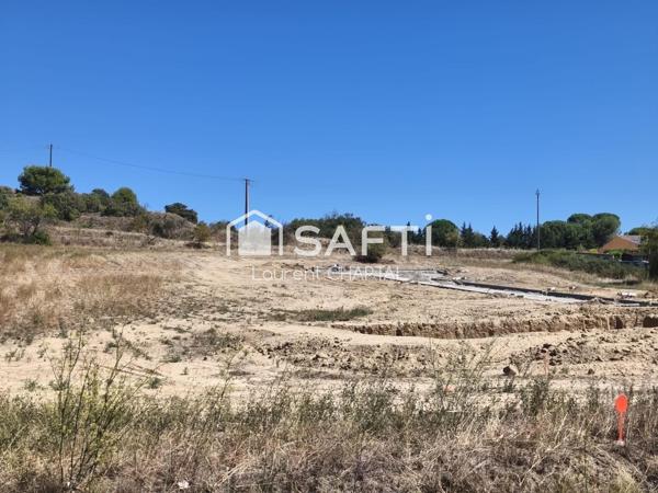Terrain constructible et viabilisé.