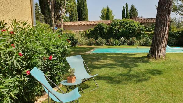 Villa T7 d'environ 243M2 sur parcelle de 2340 M2, proche Venelles et Puyricard